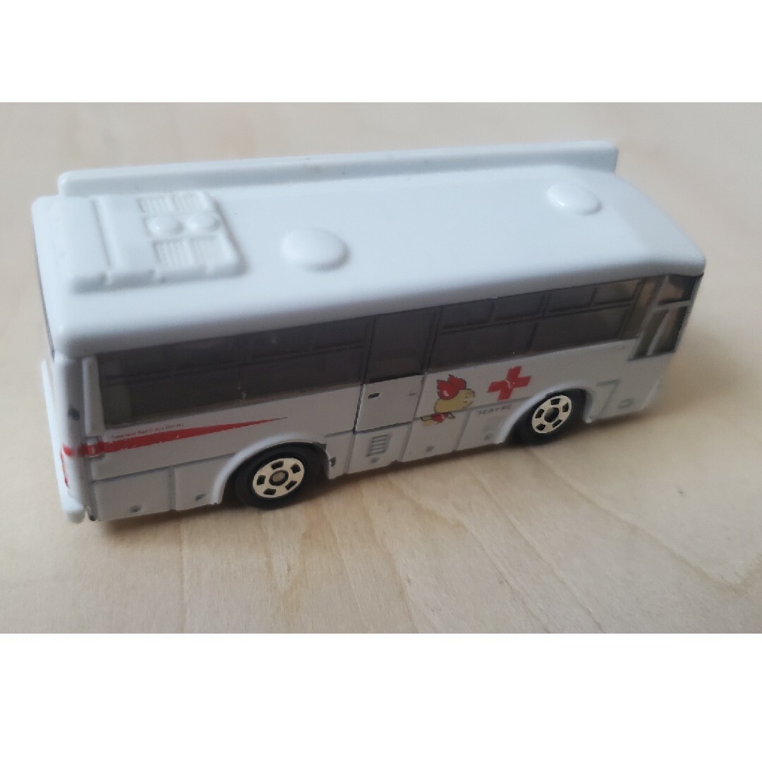 トミカ 献血バス エンタメ/ホビーのおもちゃ/ぬいぐるみ(ミニカー)の商品写真