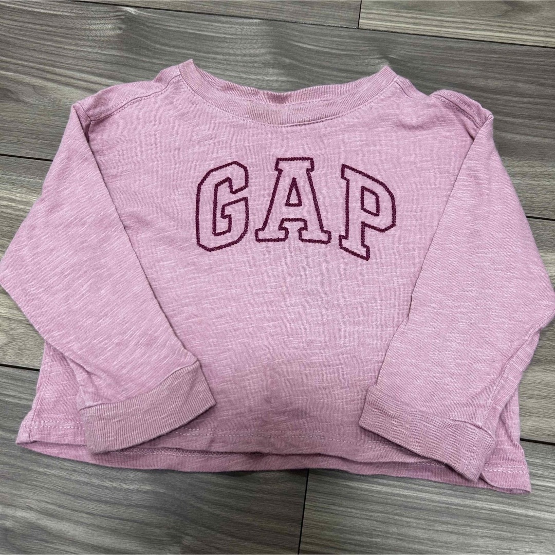babyGAP(ベビーギャップ)のbaby GAP 女の子トップス90 キッズ/ベビー/マタニティのキッズ服女の子用(90cm~)(Tシャツ/カットソー)の商品写真