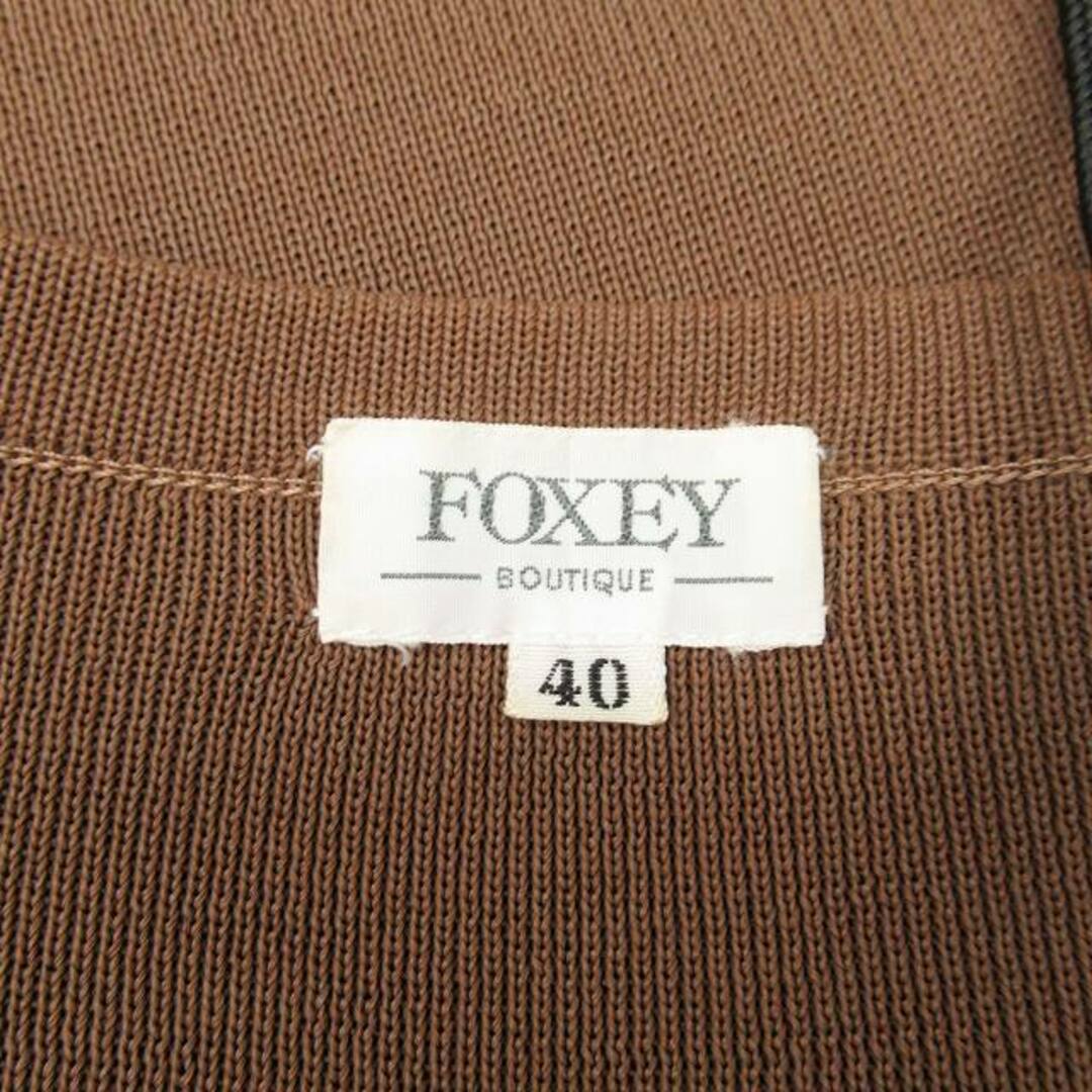 FOXEY(フォクシー)のフォクシー アクリル×レーヨン 半袖 ニット ロゴ 刺繍 コクーン調シルエット レディースのトップス(ニット/セーター)の商品写真