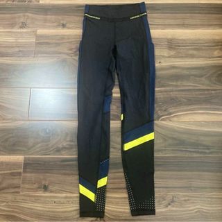 ルルレモン(lululemon)のレア！ルルレモン Break New Ground Tight 4 新品同様☆☆(レギンス/スパッツ)