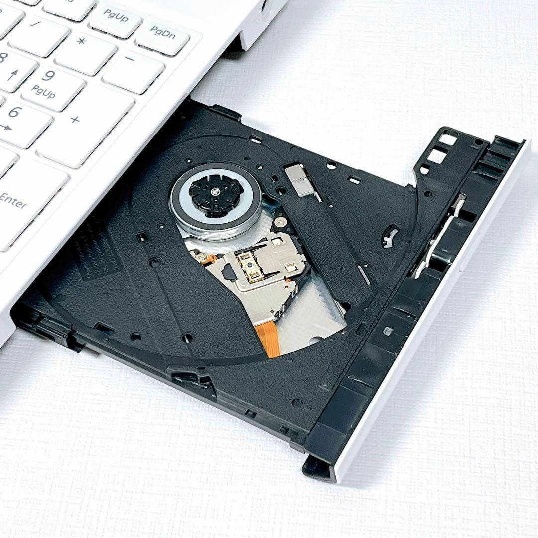 富士通 - 美品✨初心者すぐ使える設定済カメラ付✨薄型白lifebook