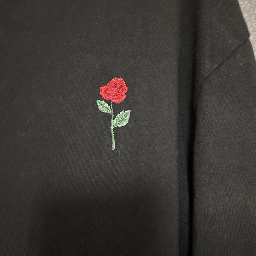 wc(ダブルシー)の長袖 Tシャツ トップス 薔薇 刺繍 バラ シンプルT カットソー レディースのトップス(Tシャツ(長袖/七分))の商品写真