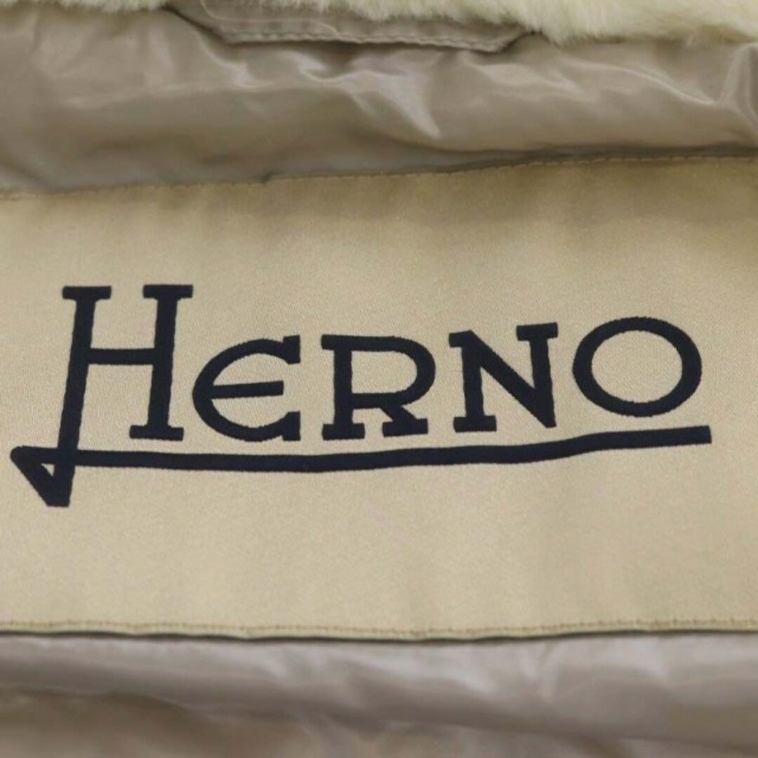 HERNO(ヘルノ)のヘルノ フェイクファー ダウンジャケット 38 オフホワイト PI1027D レディースのジャケット/アウター(ダウンジャケット)の商品写真