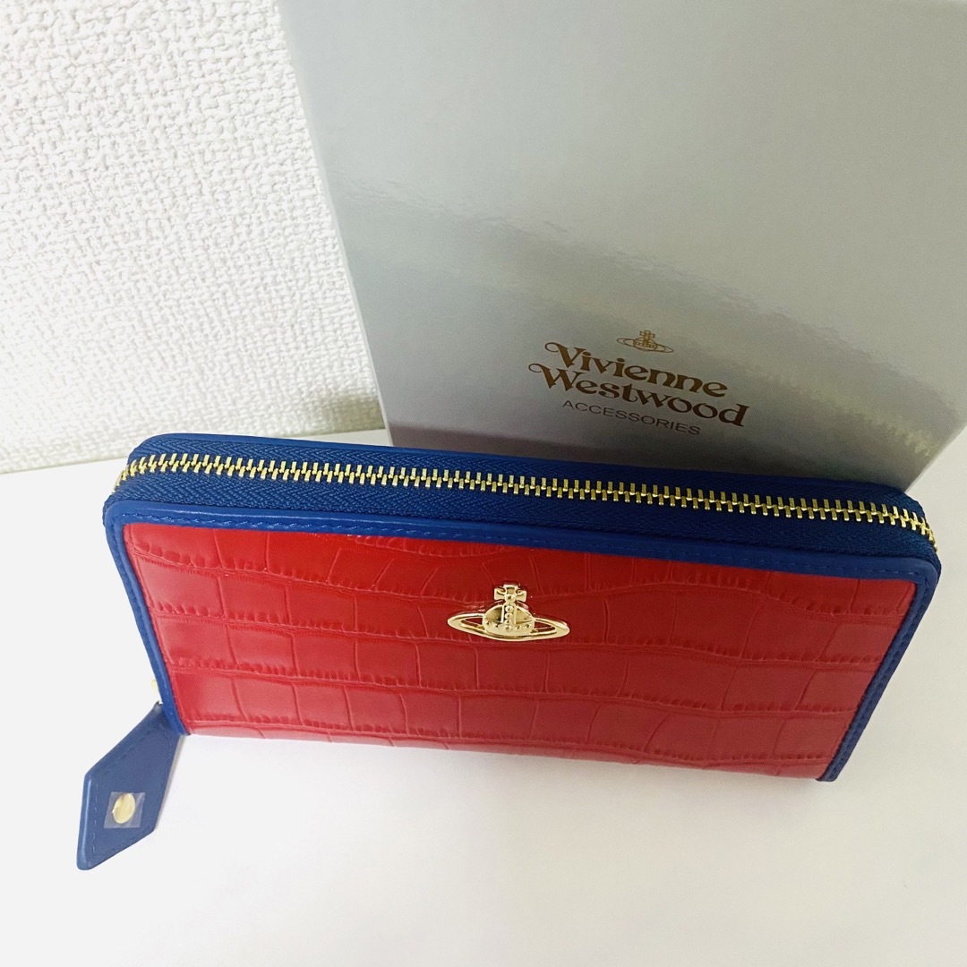 Vivienne Westwood(ヴィヴィアンウエストウッド)の【新品未使用】ヴィヴィアンウエストウッド　長財布　クロコ型押し　オーブ　赤×青 レディースのファッション小物(財布)の商品写真