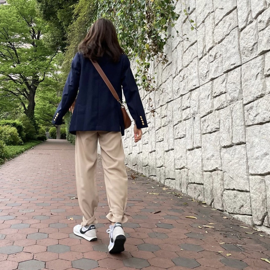 Alia high waist belt pants beige ベージュ レディースのパンツ(カジュアルパンツ)の商品写真