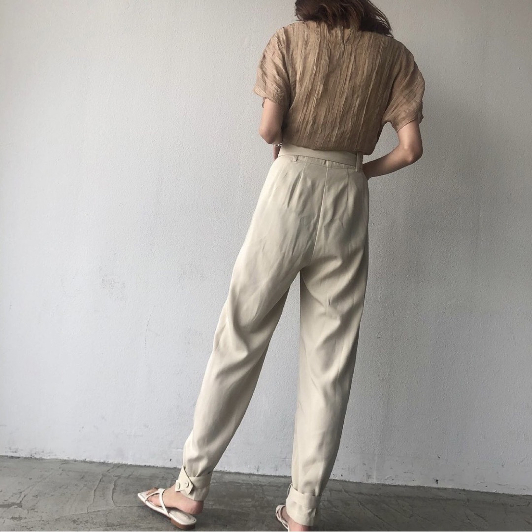 Alia high waist belt pants beige ベージュ レディースのパンツ(カジュアルパンツ)の商品写真