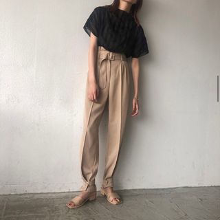 Alia high waist belt pants beige ベージュ(カジュアルパンツ)