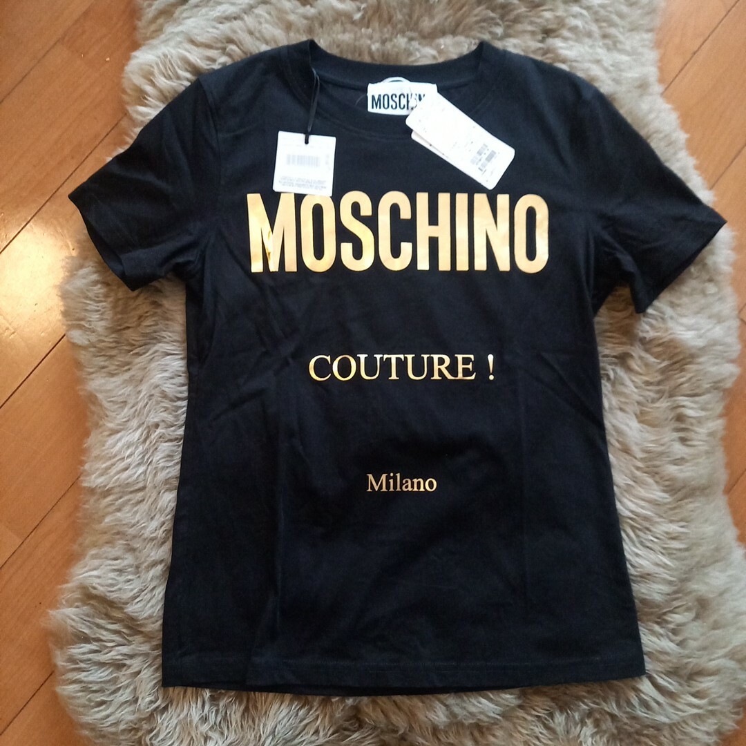 MOSCHINO(モスキーノ)の人気【新品・タグ付　定価27000円】高級MOSCHINOモスキーノ　Tシャツ レディースのトップス(Tシャツ(半袖/袖なし))の商品写真