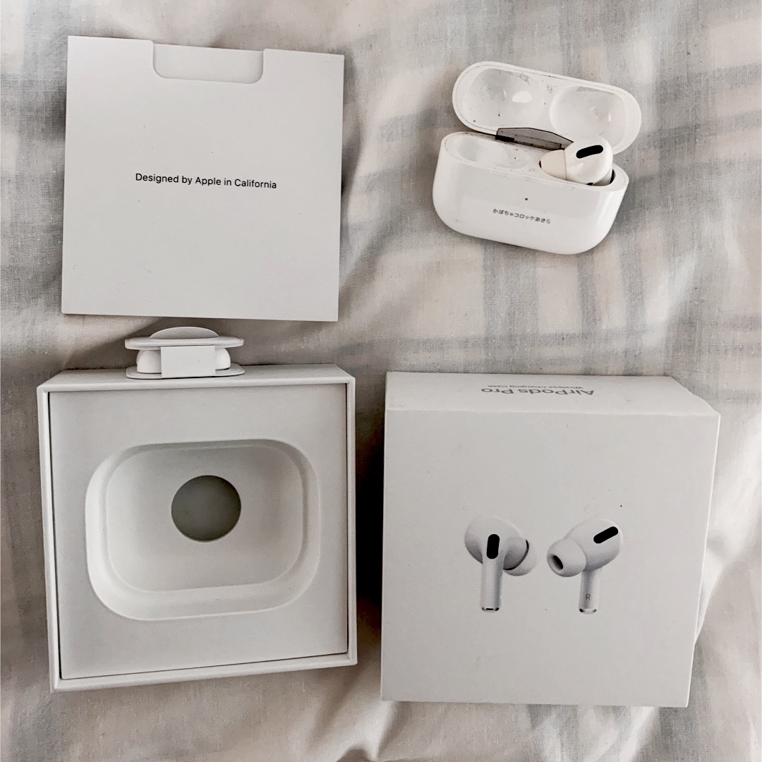 Apple(アップル)の【正規品】AirPods Pro スマホ/家電/カメラのオーディオ機器(ヘッドフォン/イヤフォン)の商品写真