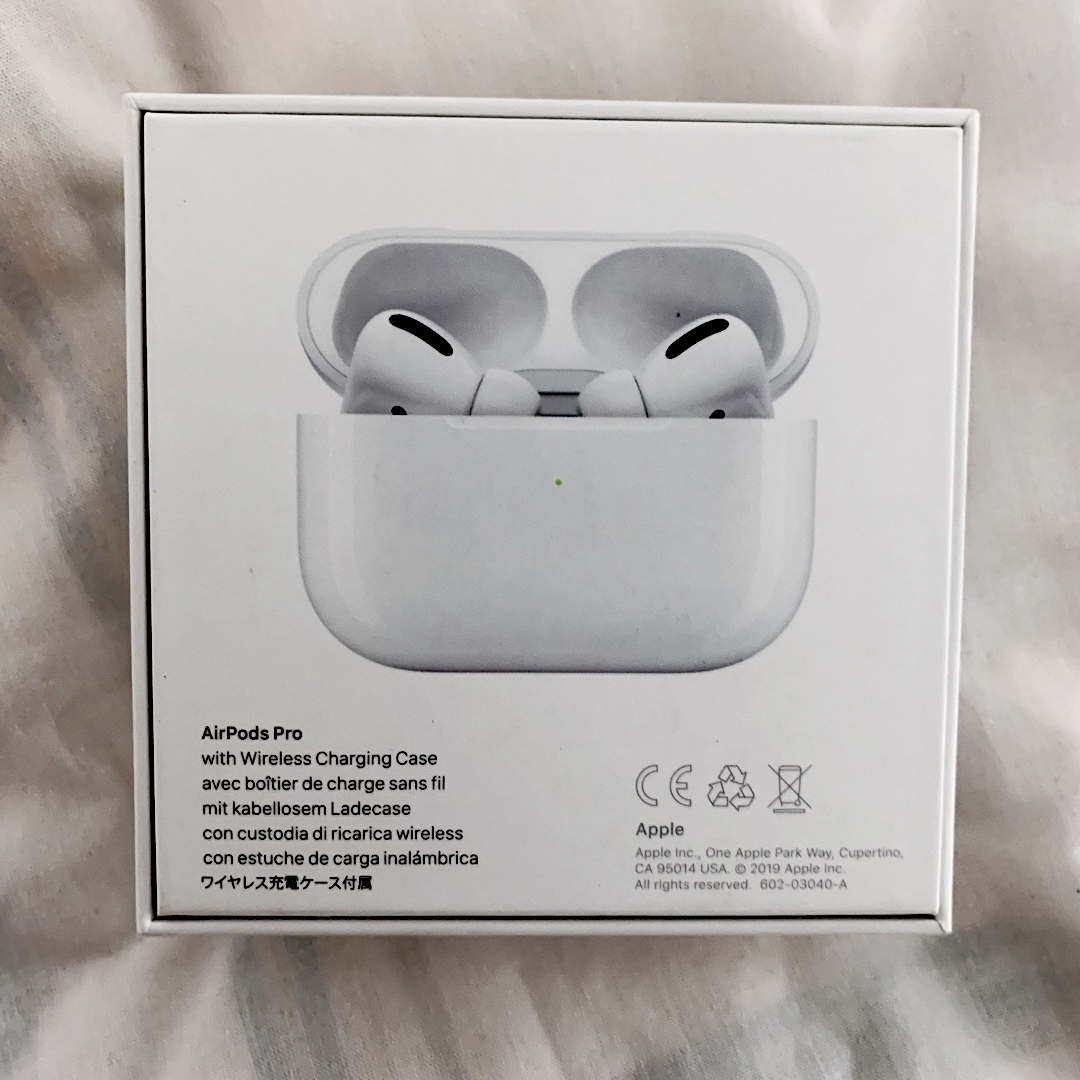 Apple(アップル)の【正規品】AirPods Pro スマホ/家電/カメラのオーディオ機器(ヘッドフォン/イヤフォン)の商品写真