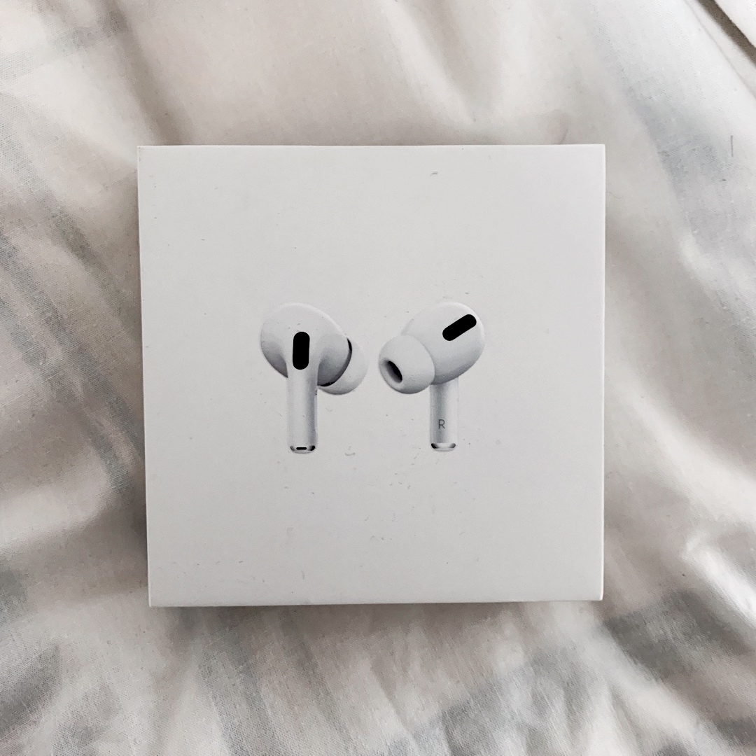 Apple(アップル)の【正規品】AirPods Pro スマホ/家電/カメラのオーディオ機器(ヘッドフォン/イヤフォン)の商品写真