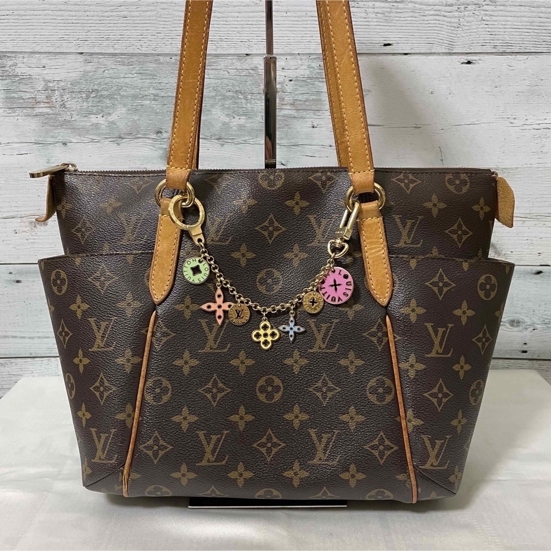 LOUIS VUITTON(ルイヴィトン)の阿波様【状態良好】LOUIS VUITTON  ポルトクレ シェンヌ ルーピング レディースのファッション小物(キーホルダー)の商品写真