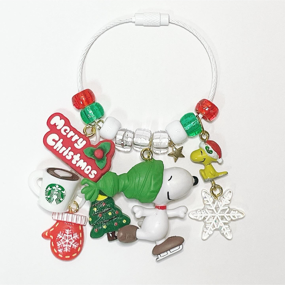 SNOOPY(スヌーピー)のスケートリンク⛸️🎄✨でMerry X'masを踊ろう🐶🎅❣️ キーホルダー✨ ハンドメイドのアクセサリー(キーホルダー/ストラップ)の商品写真