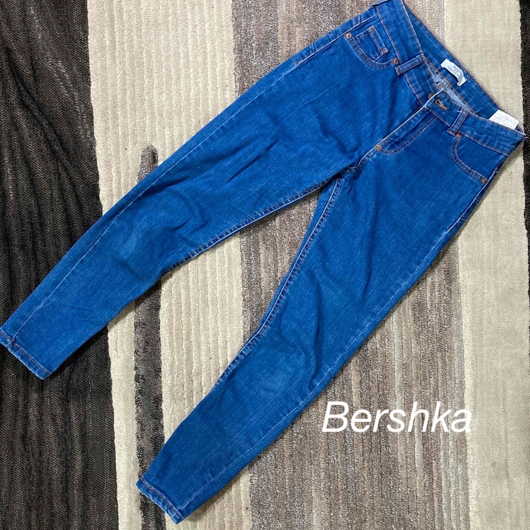 Bershka(ベルシュカ)の【送料無料】Bershka ベルシュカ　デニム　スキニージーンズ　サイズ04 レディースのパンツ(デニム/ジーンズ)の商品写真