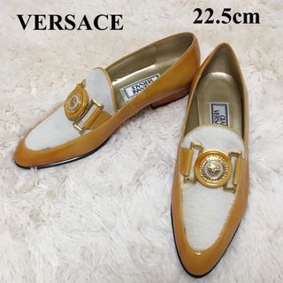 ヴェルサーチ(VERSACE)のベルサーチ　パンプス　パテント　メデューサ　22.5cm(ローファー/革靴)