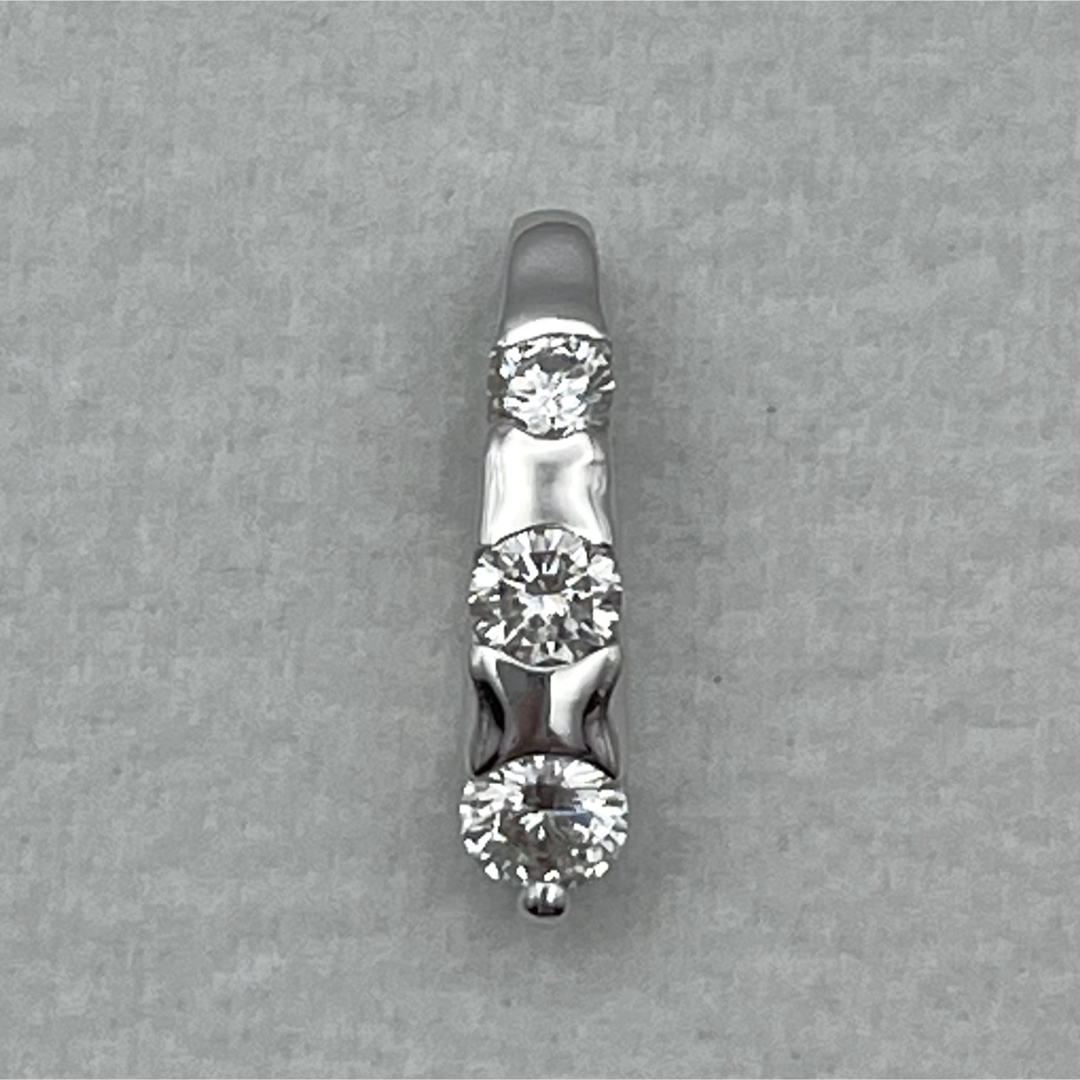 アクセサリーpt900 ダイヤ0.35ct ペンダントトップ