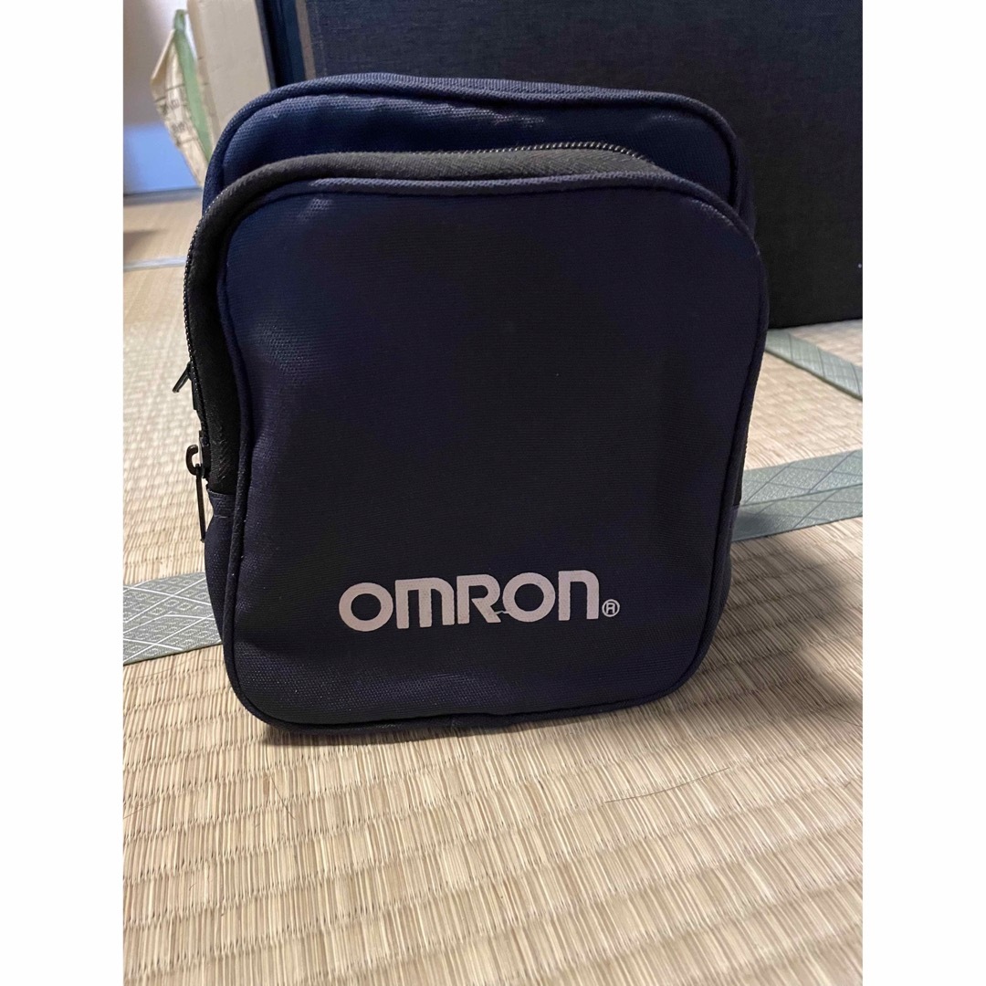 OMRON(オムロン)の中古　オムロン　吸入器　ネブライザー　美品 キッズ/ベビー/マタニティの洗浄/衛生用品(その他)の商品写真