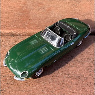 ジャガー(Jaguar)の1/43 ミニカー プラド　ジャガー　Eタイプ　コンバーチブル　送料無料(ミニカー)