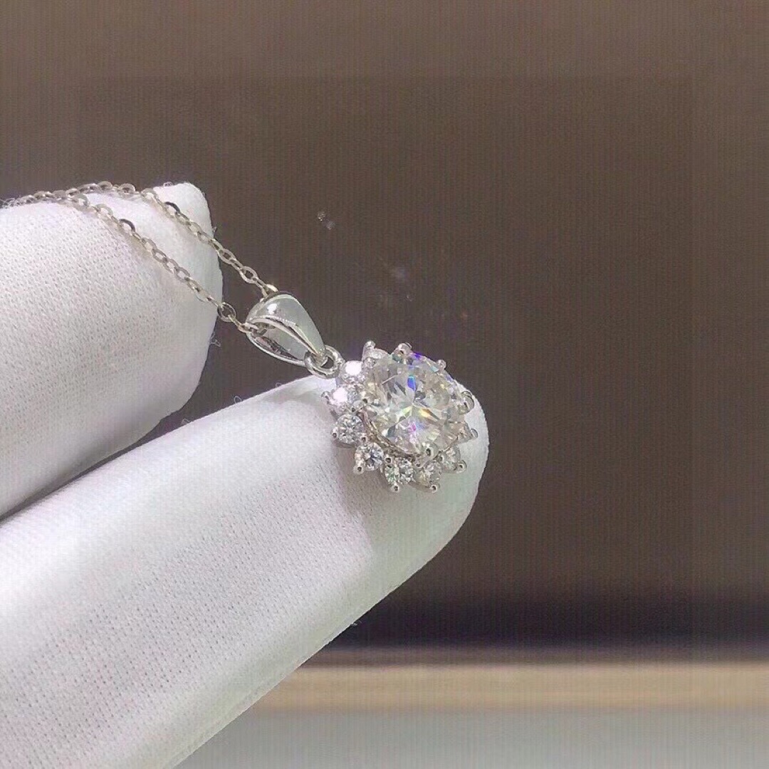 結婚準備【newカラー】1.0ct ハートモアサナイト  ネックレス　 k18