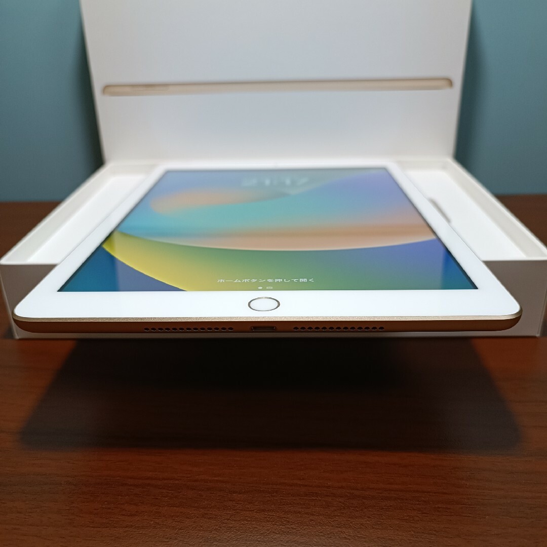 Apple - (美品)iPad 第5世代 WiFi Cellular 128GBの通販 by アップル ...