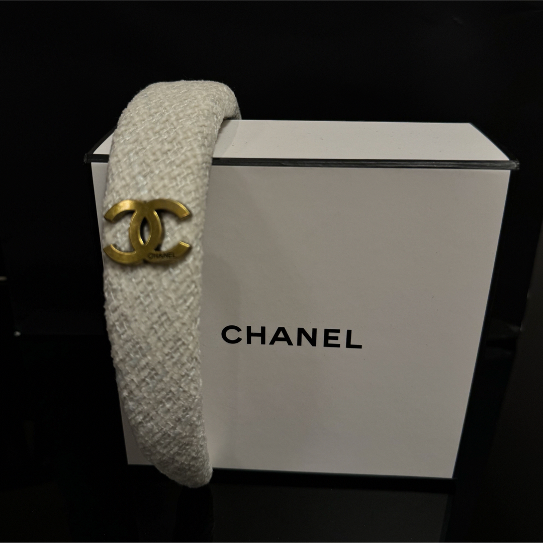 CHANEL(シャネル)のCHANEL カチューシャ⭐︎ レディースのヘアアクセサリー(カチューシャ)の商品写真