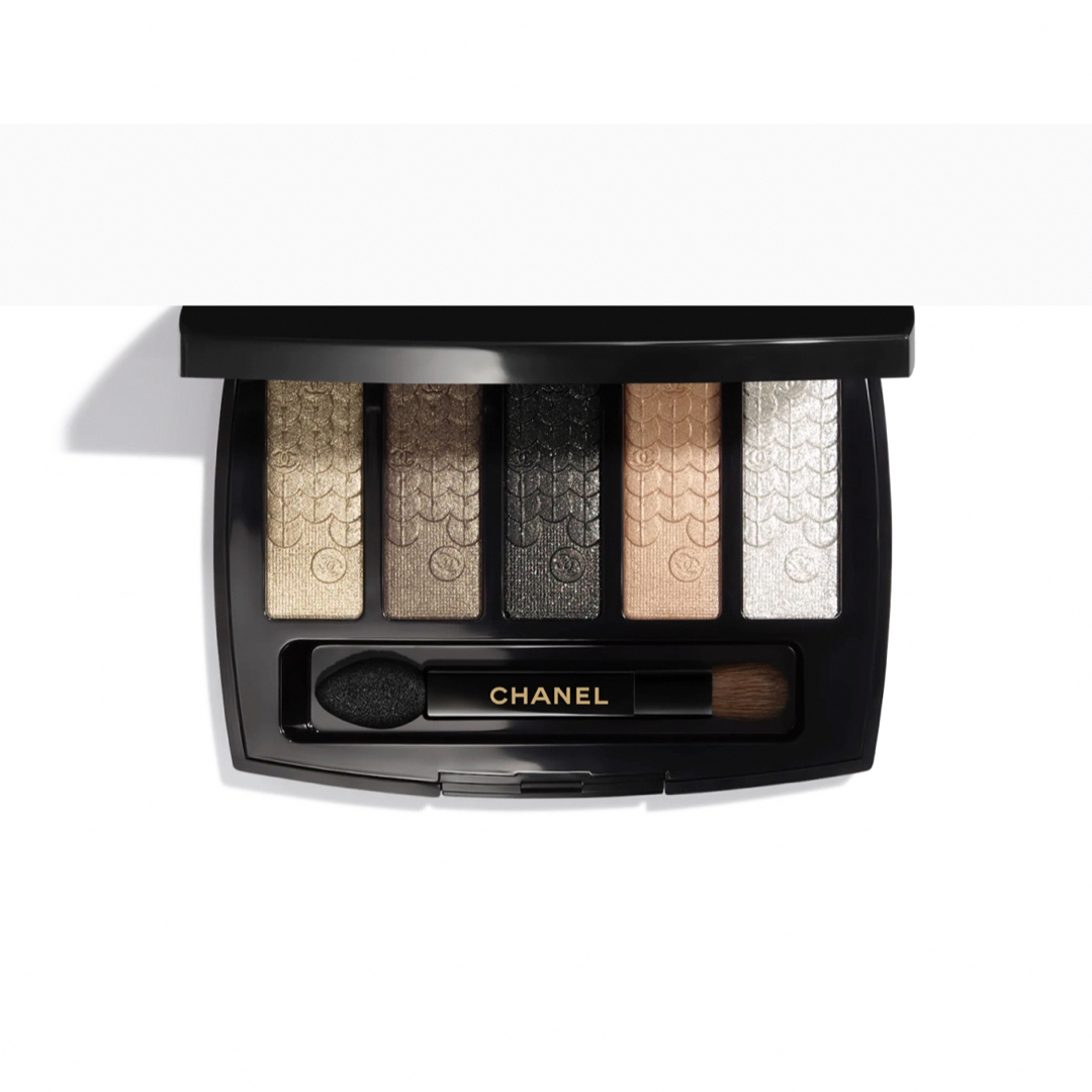 CHANEL(シャネル)の完売品　シャネル　2023ホリデー限定　 ルミエール グラフィック コスメ/美容のベースメイク/化粧品(アイシャドウ)の商品写真