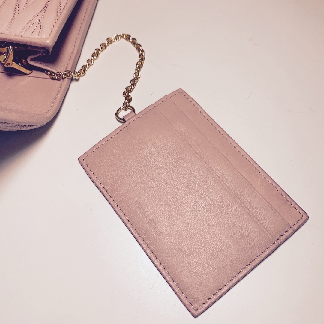美品 miumiu マテラッセ レザー 長財布 カードケース付き ゴールド金具