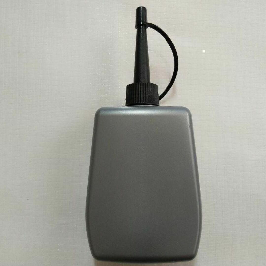 万能オイル 60ml 潤滑油 潤滑剤 サビ止め 裁縫 ミシンオイル スポーツ/アウトドアの自転車(工具/メンテナンス)の商品写真