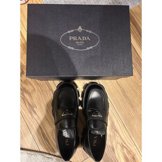 プラダ(PRADA)のprada モノリス ブラッシュドレザーローファー 今週削除(ドレス/ビジネス)