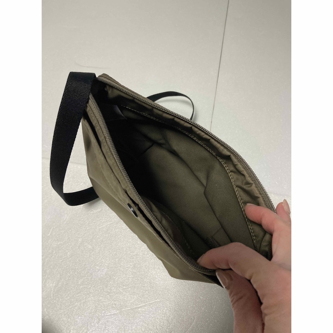 UNIQLO(ユニクロ)のスアレス様専用 レディースのバッグ(ショルダーバッグ)の商品写真