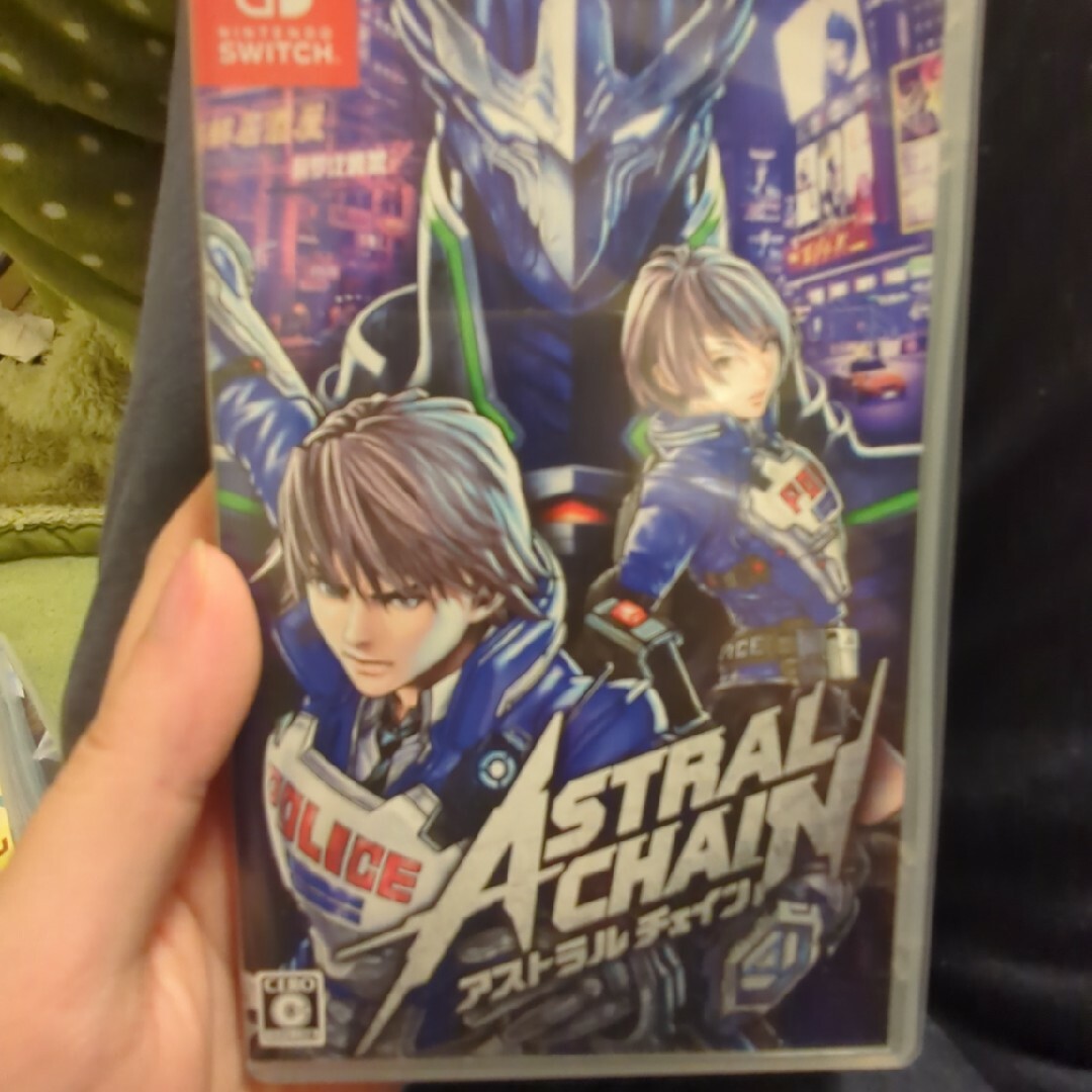 ASTRAL CHAIN（アストラルチェイン） エンタメ/ホビーのゲームソフト/ゲーム機本体(家庭用ゲームソフト)の商品写真