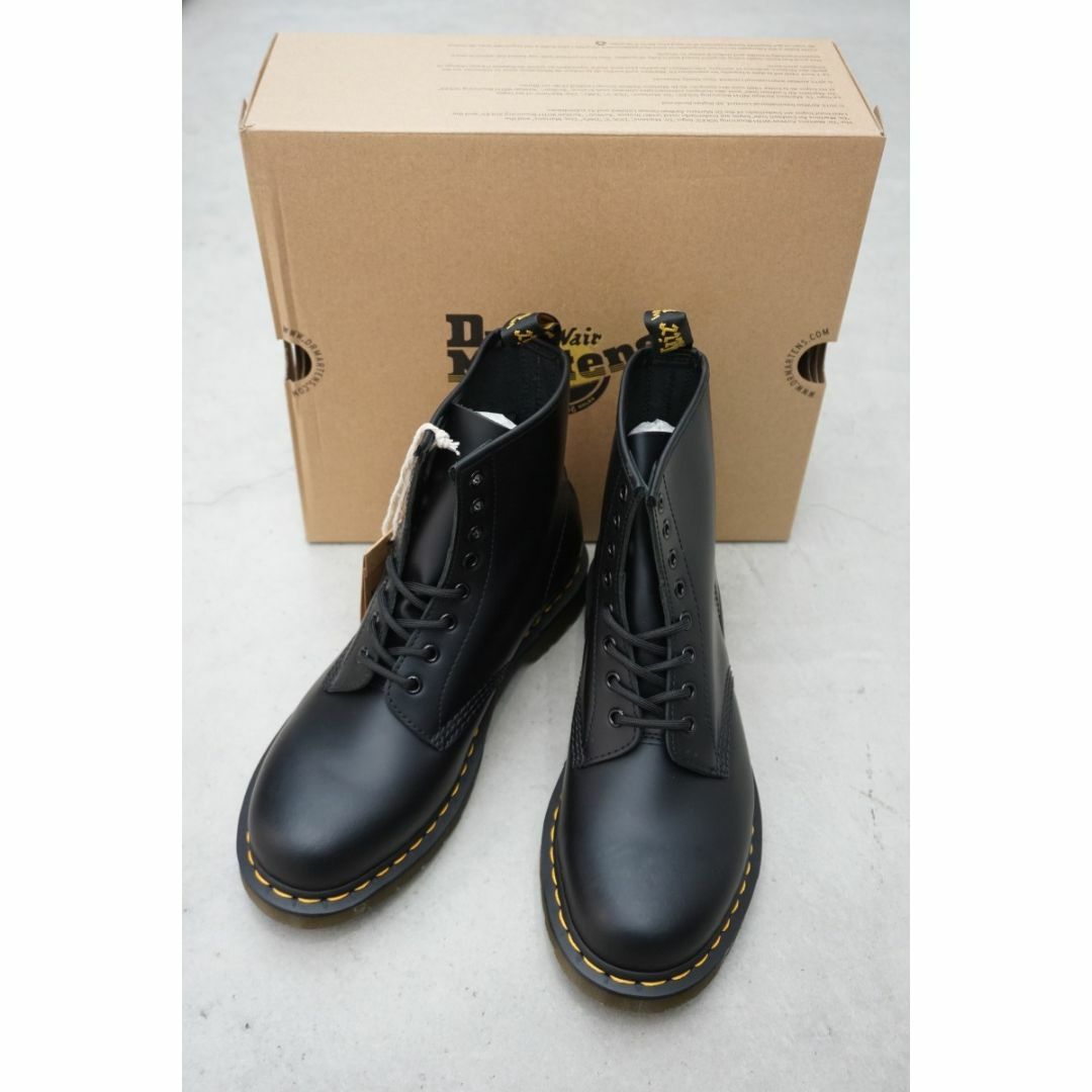 Dr.Martens(ドクターマーチン)の新品ドクターマーチン 1460 ８ホール 編み上げ ブーツUK9黒1112N▲ メンズの靴/シューズ(ブーツ)の商品写真