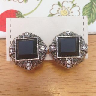 MONET ヴィンテージ・黒イヤリング(イヤリング)