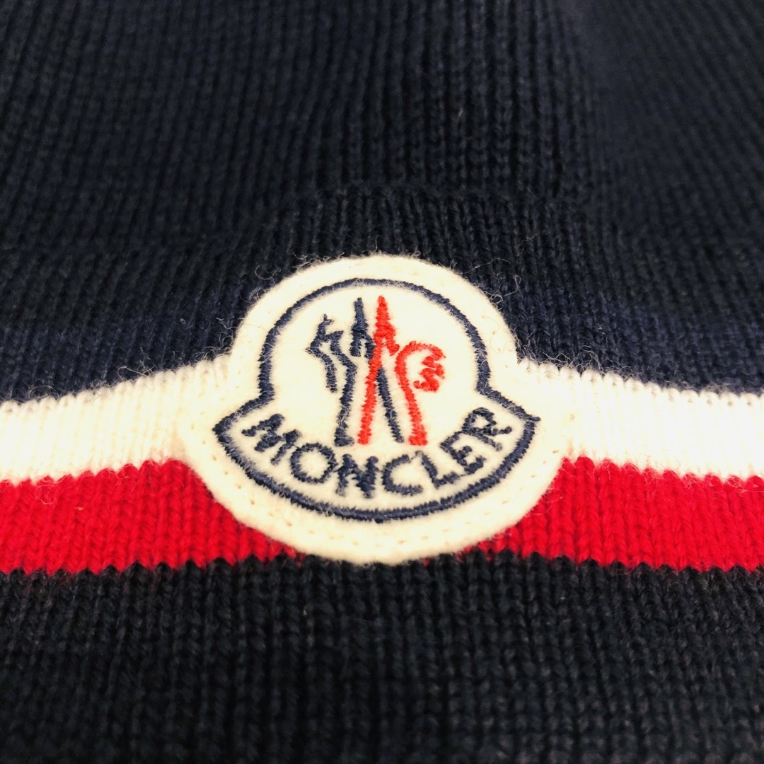 MONCLER(モンクレール)の【美品】モンクレール  ニット帽　ニットキャップ　トリコロール　ネイビー メンズの帽子(ニット帽/ビーニー)の商品写真