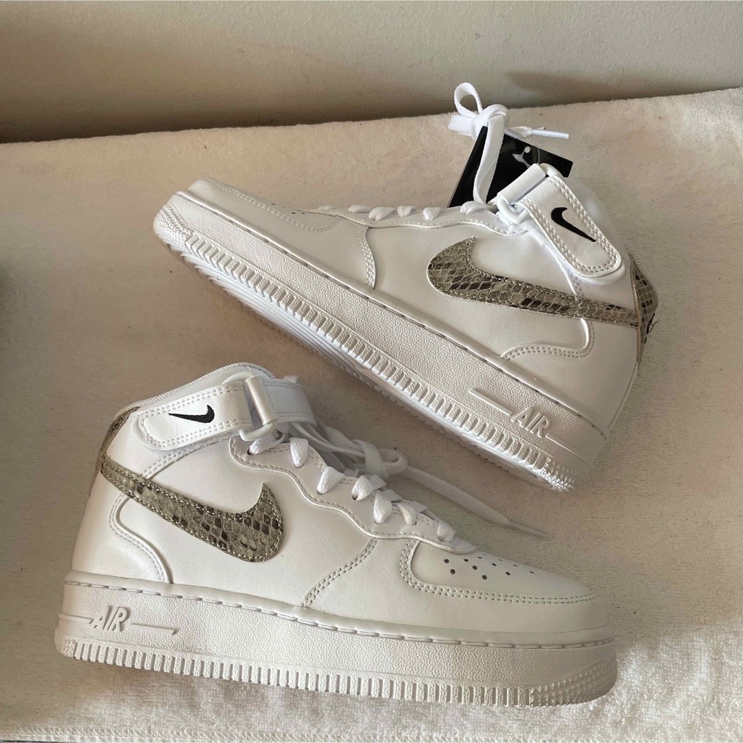 NIKE(ナイキ)のNike Air Force 1 '07 Mid エアフォース1 スネーク　蛇 レディースの靴/シューズ(スニーカー)の商品写真