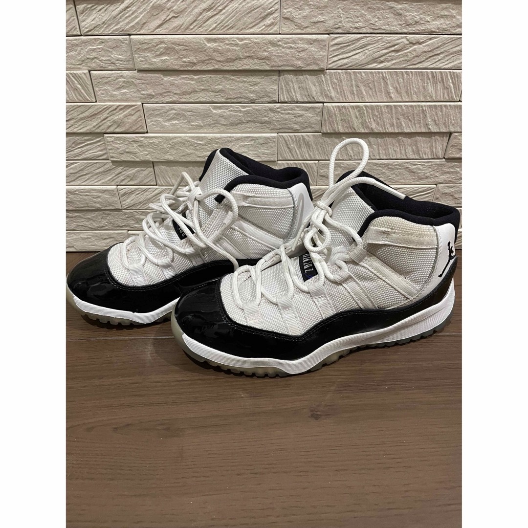 AIR JORDAN 11 キッズ  19cm エアジョーダン11 ホワイト