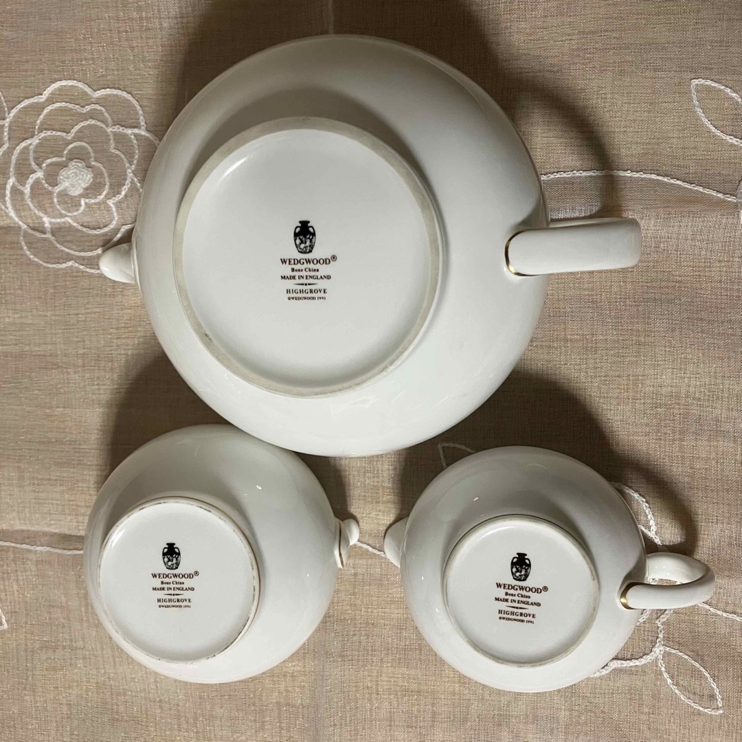 WEDGWOOD(ウェッジウッド)のウエッジウッド　ハイグローブ　ティーポット　シュガーポット　クリーマー　セット インテリア/住まい/日用品のキッチン/食器(食器)の商品写真