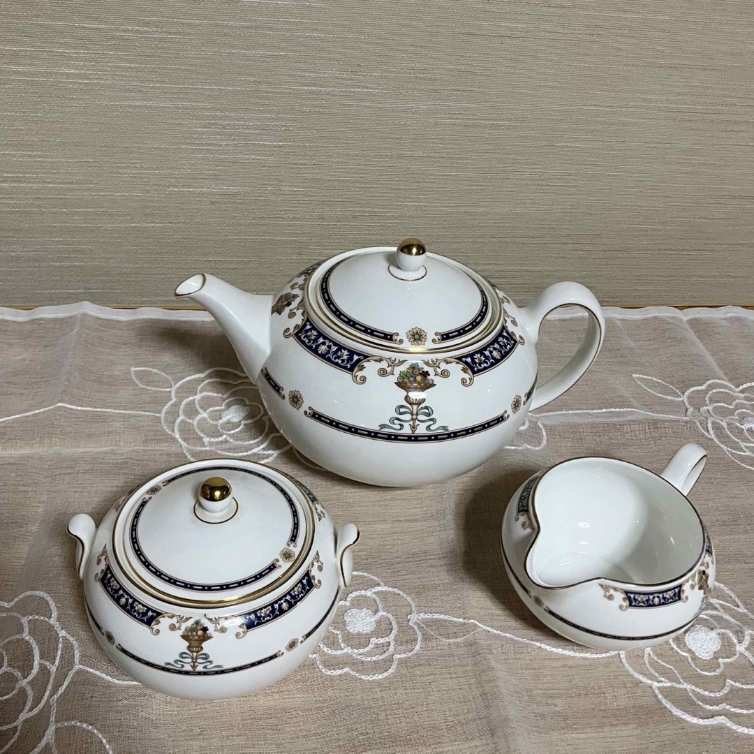 WEDGWOOD(ウェッジウッド)のウエッジウッド　ハイグローブ　ティーポット　シュガーポット　クリーマー　セット インテリア/住まい/日用品のキッチン/食器(食器)の商品写真