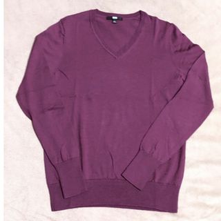 ユニクロ(UNIQLO)のUNIQLO エクストラファインメリノ Vネックセーター パープル・ボルドー(ニット/セーター)