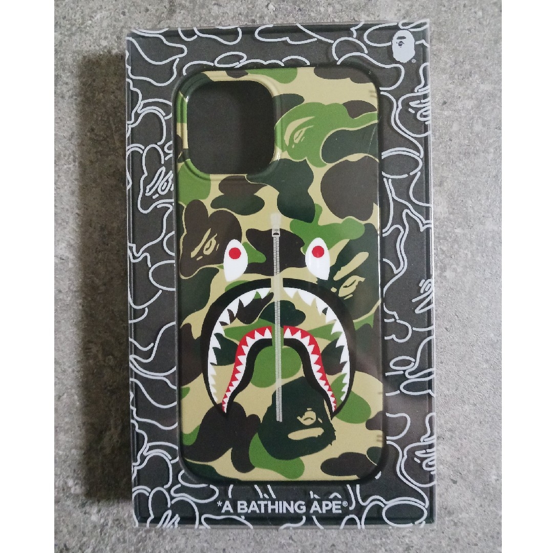 A BATHING APE(アベイシングエイプ)の【新品未開封】アベイシングエイプ iPhone12pro スマホ/家電/カメラのスマホアクセサリー(iPhoneケース)の商品写真