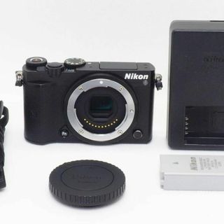 Nikon - □美品□ Nikon 1 J5 ボディ ブラック 《 スレ極少 使用感無し