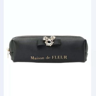メゾンドフルール(Maison de FLEUR)のMaison de FLEUR パールビジュー合皮リボンペンケース　ブラック(ペンケース/筆箱)