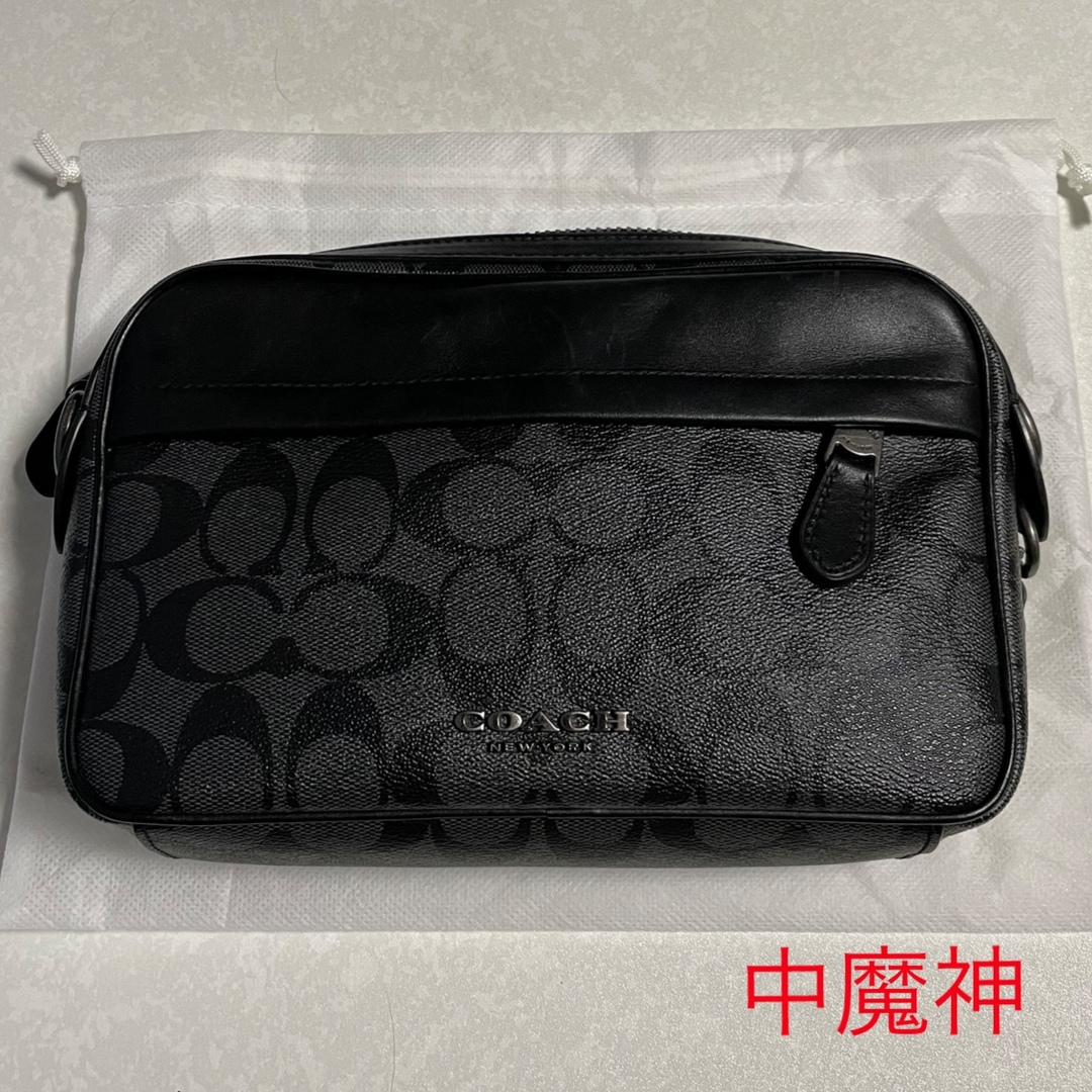 COACH(コーチ)の値下げ！　コーチ　ショルダーバッグ　黒系　シグネチャー レディースのバッグ(ショルダーバッグ)の商品写真