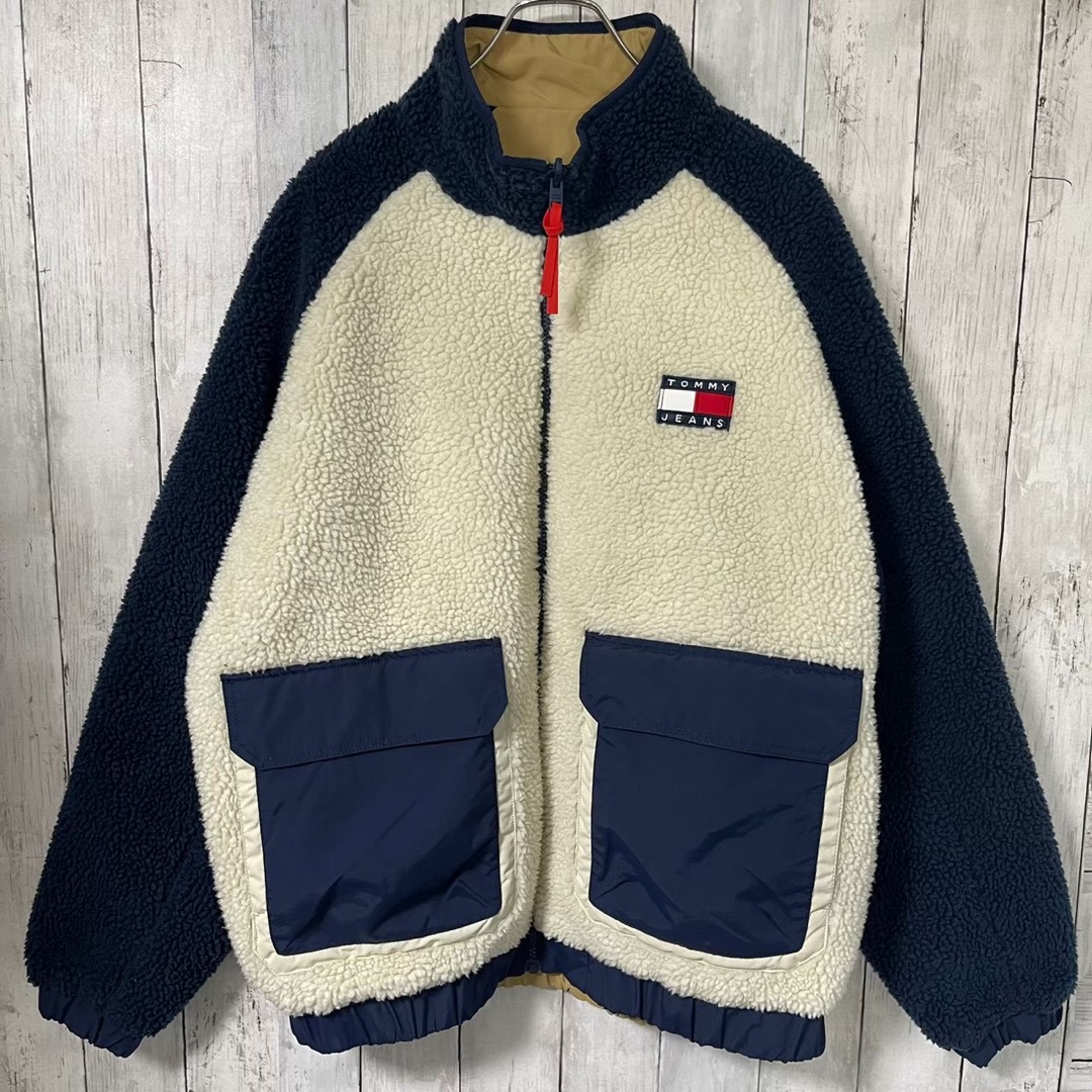 TOMMY JEANS(トミージーンズ)のTOMMY JEANS ボアジャケット L リバーシブル 刺繍ロゴ フラッグロゴ メンズのジャケット/アウター(ブルゾン)の商品写真