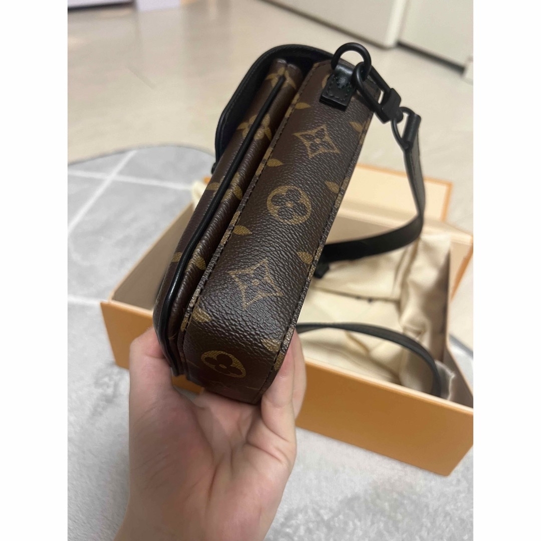 LOUIS VUITTON - 【ネット限定】 ルイヴィトン 新作ショルダーバックの