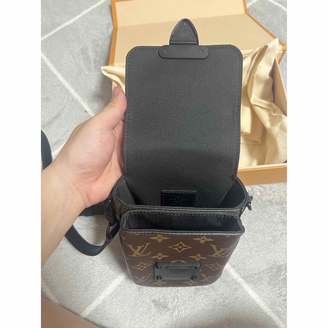 LOUIS VUITTON - 【ネット限定】 ルイヴィトン 新作ショルダーバックの