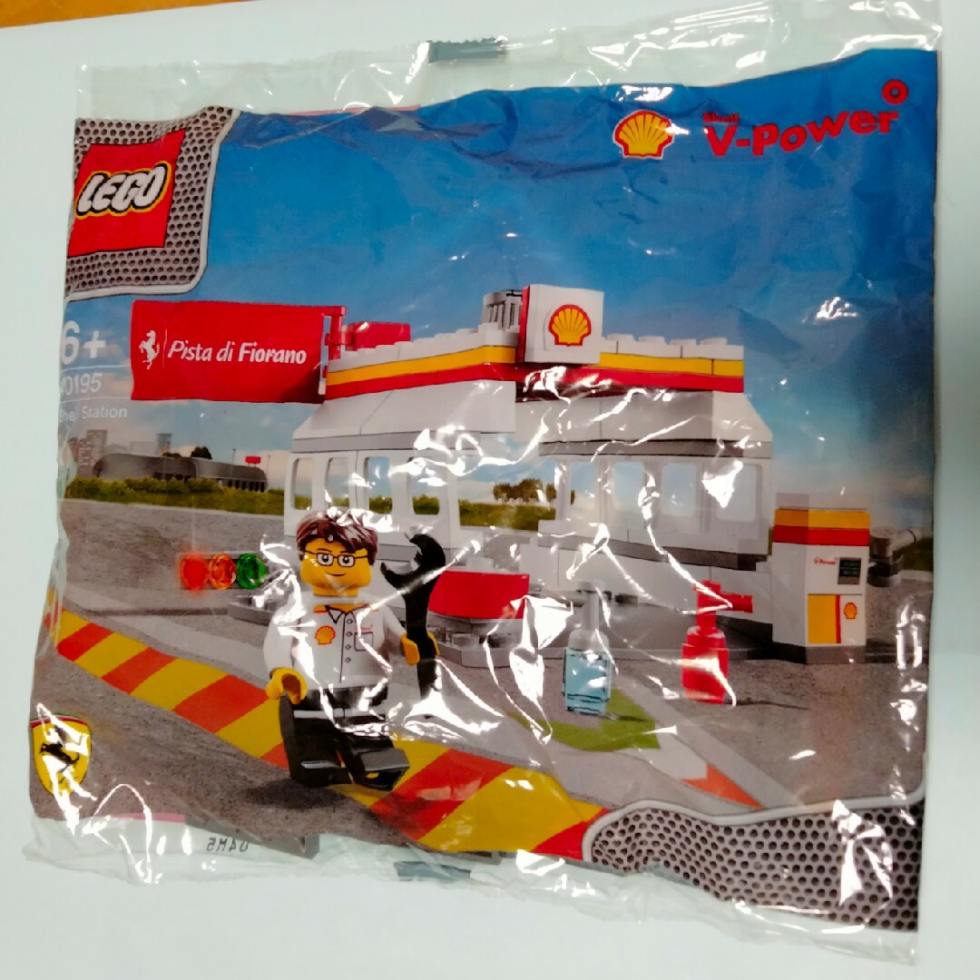 Lego(レゴ)のレゴ　40195 エンタメ/ホビーのおもちゃ/ぬいぐるみ(模型/プラモデル)の商品写真