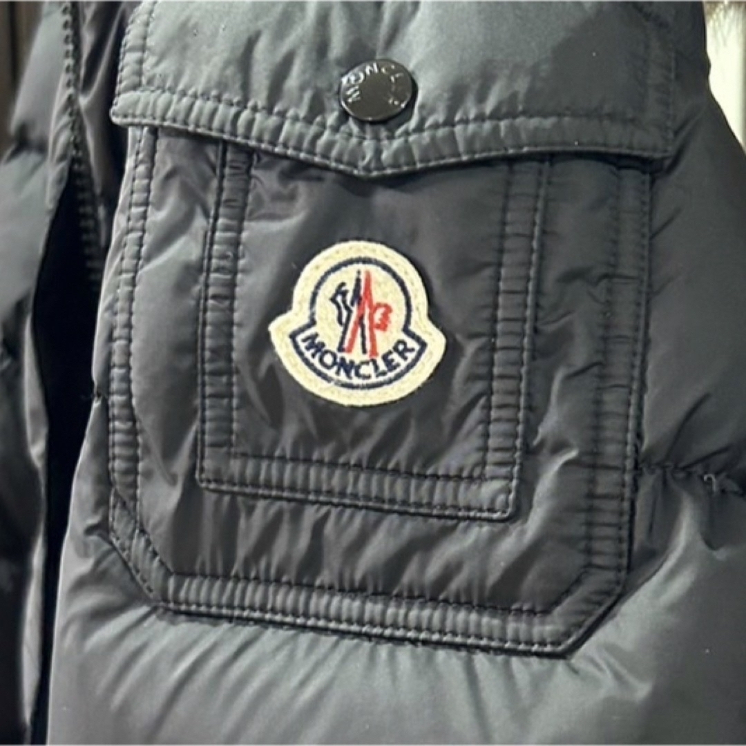 MONCLER(モンクレール)のモンクレール　メンズアウター メンズのジャケット/アウター(ダウンジャケット)の商品写真