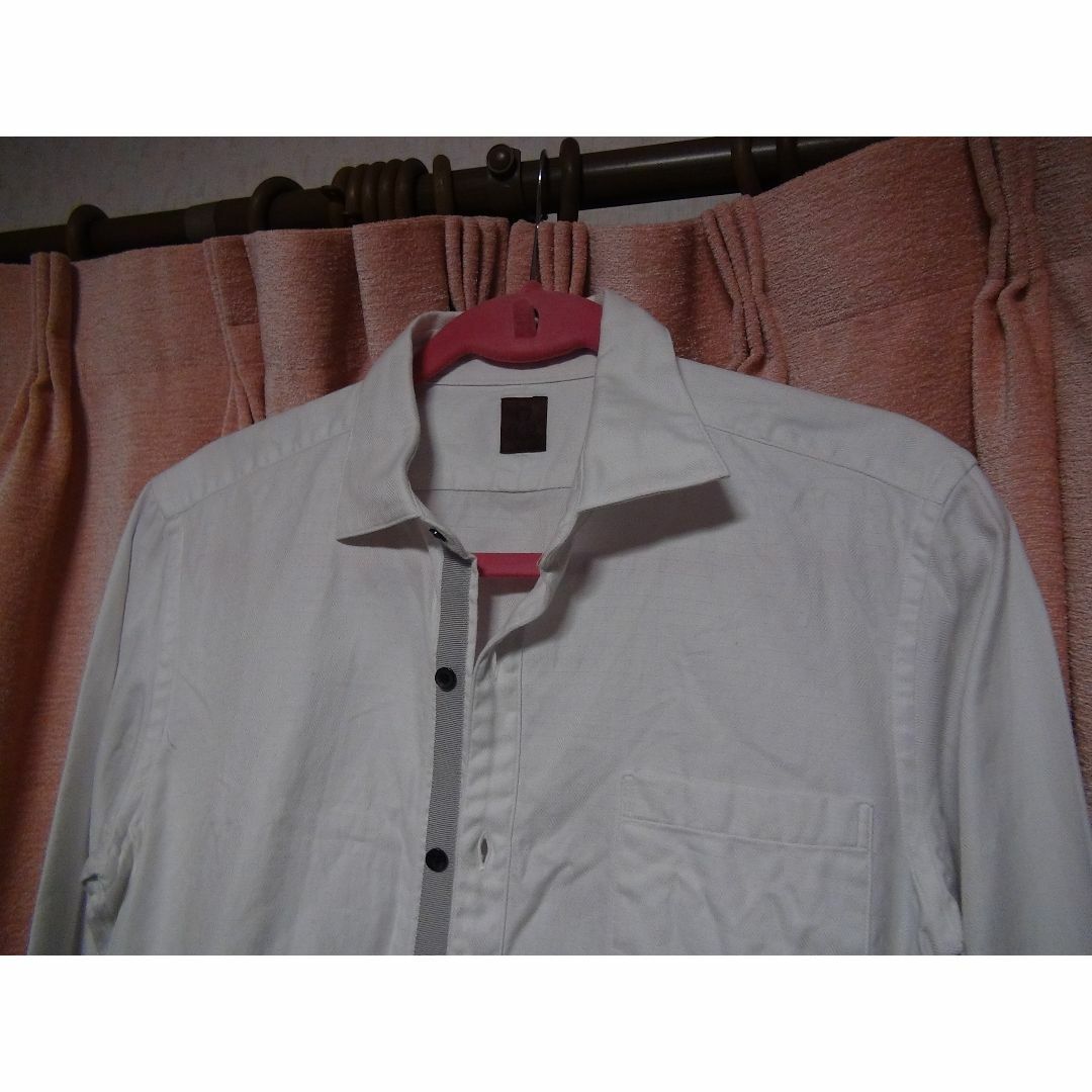 TAKEO KIKUCHI(タケオキクチ)のTAKEO KIKUCHIのホワイト ドレスシャツ（L)　日本製 !。 メンズのトップス(シャツ)の商品写真