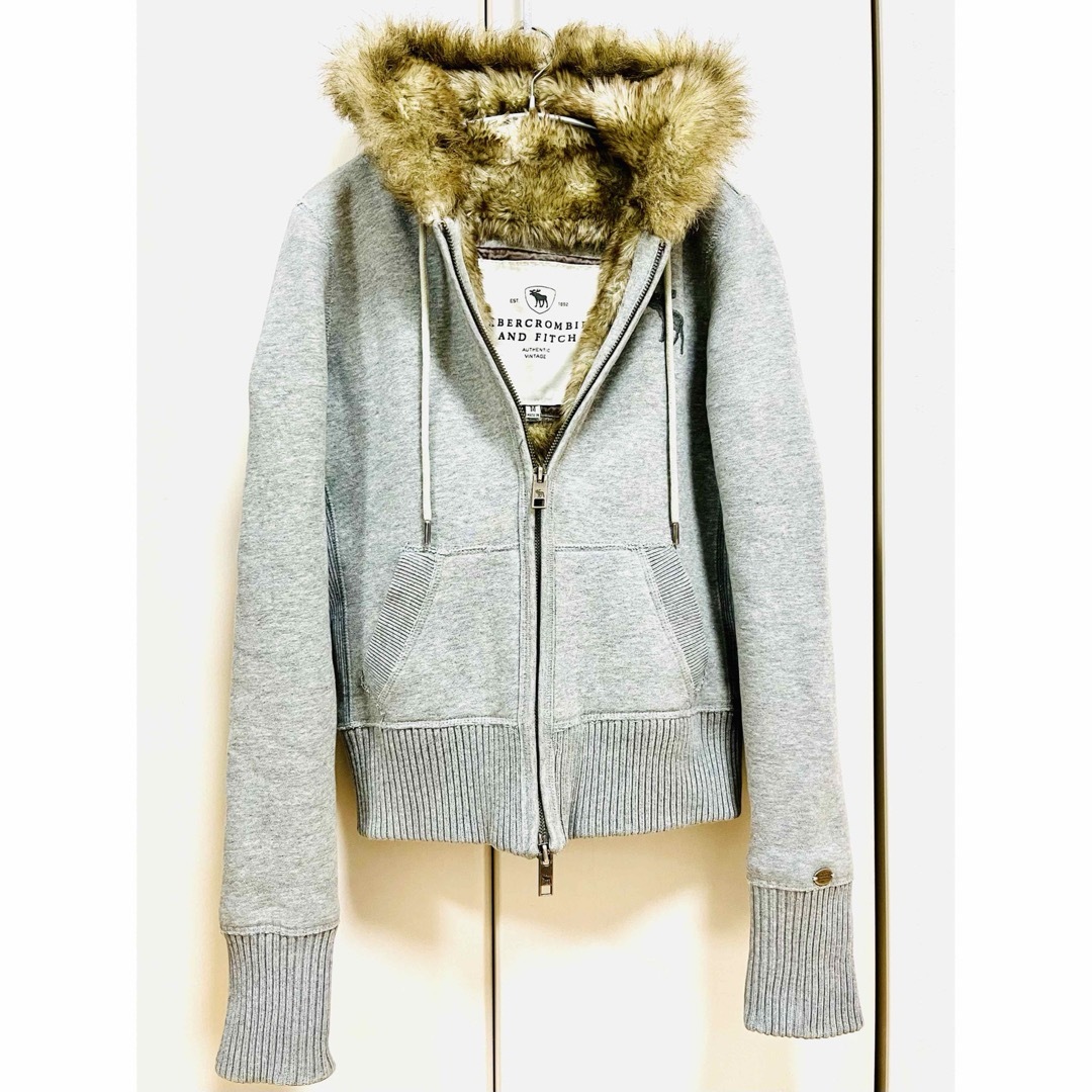 Abercrombie&Fitch(アバクロンビーアンドフィッチ)のアバクロンビー＆フィッチパーカー レディースのトップス(パーカー)の商品写真